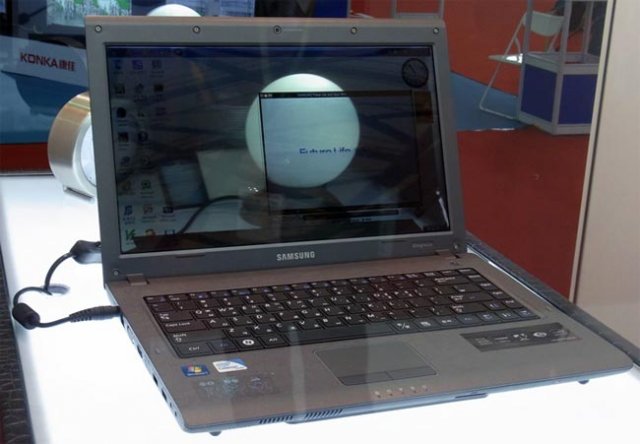 Samsung представила ноутбук с прозрачным ЖК-дисплеем