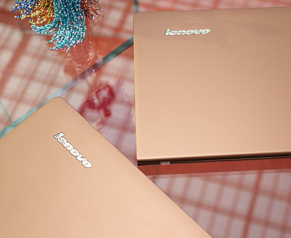 Lenovo IdeaPad U260 был представлен на подиуме