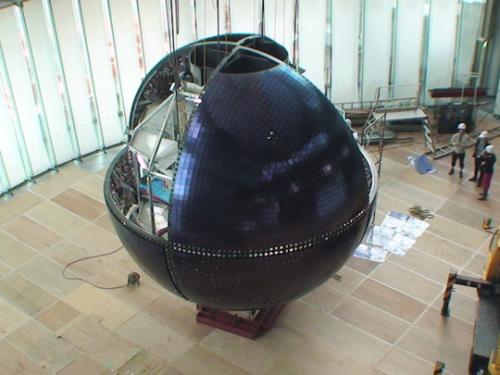 Mitsubishi представила шестиметровый OLED-глобус