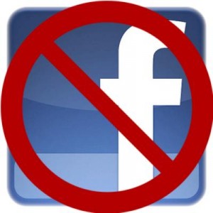 Во Франции запрещены ссылки на Facebook и Twitter по радио и ТВ
