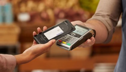 ПриватБанк запустив можливість оплати покупок в торгових точках альтернативною карткою, якщо на основній не вистачає грошей